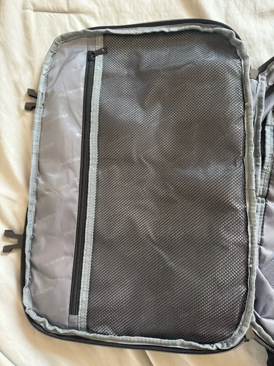 Travel backpack - Picture 5 of 11